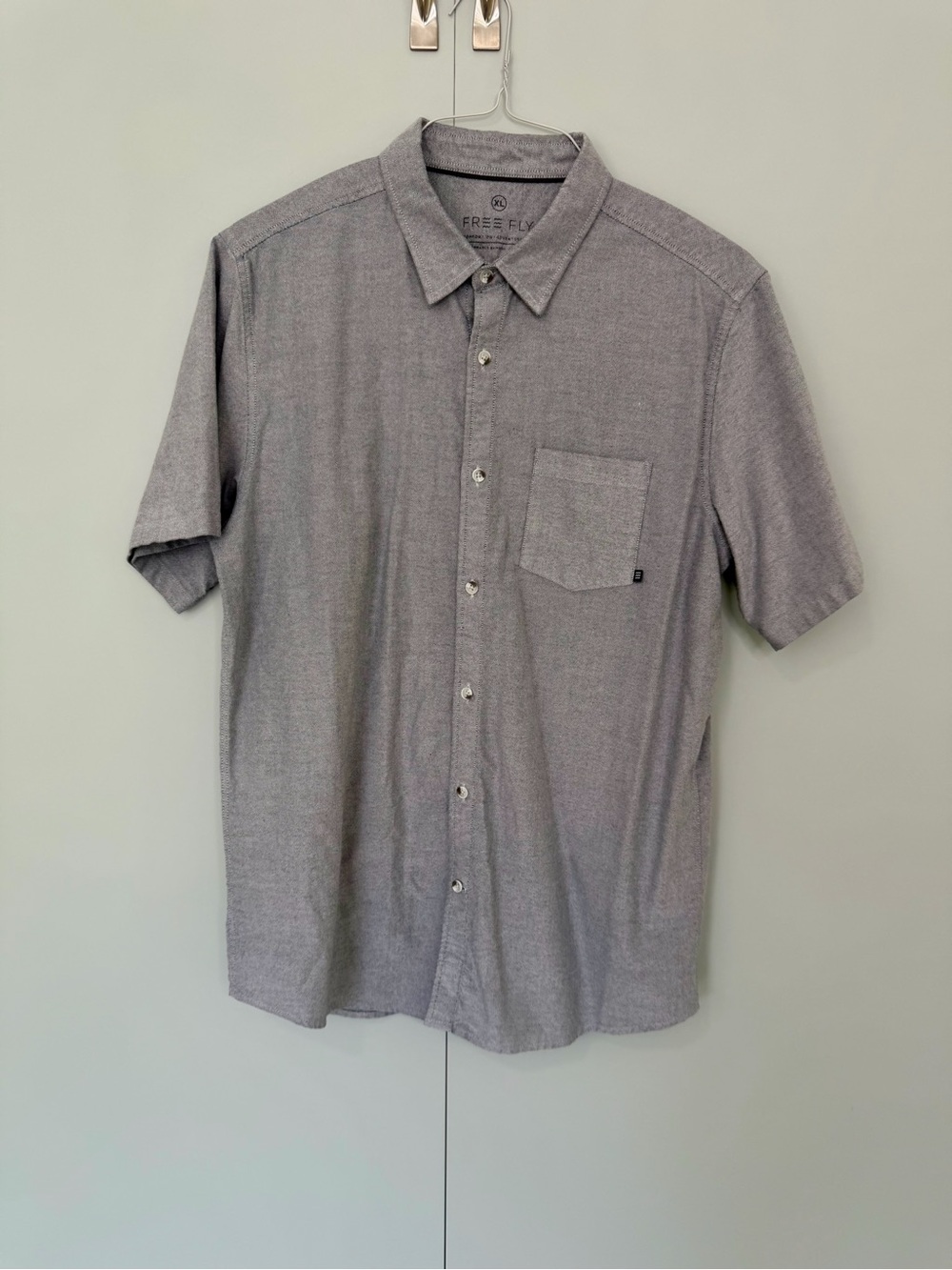 FREE FLY APPAREL Men’s Harbor Cotton Bamboo Short Sleeve Shirt in Gray